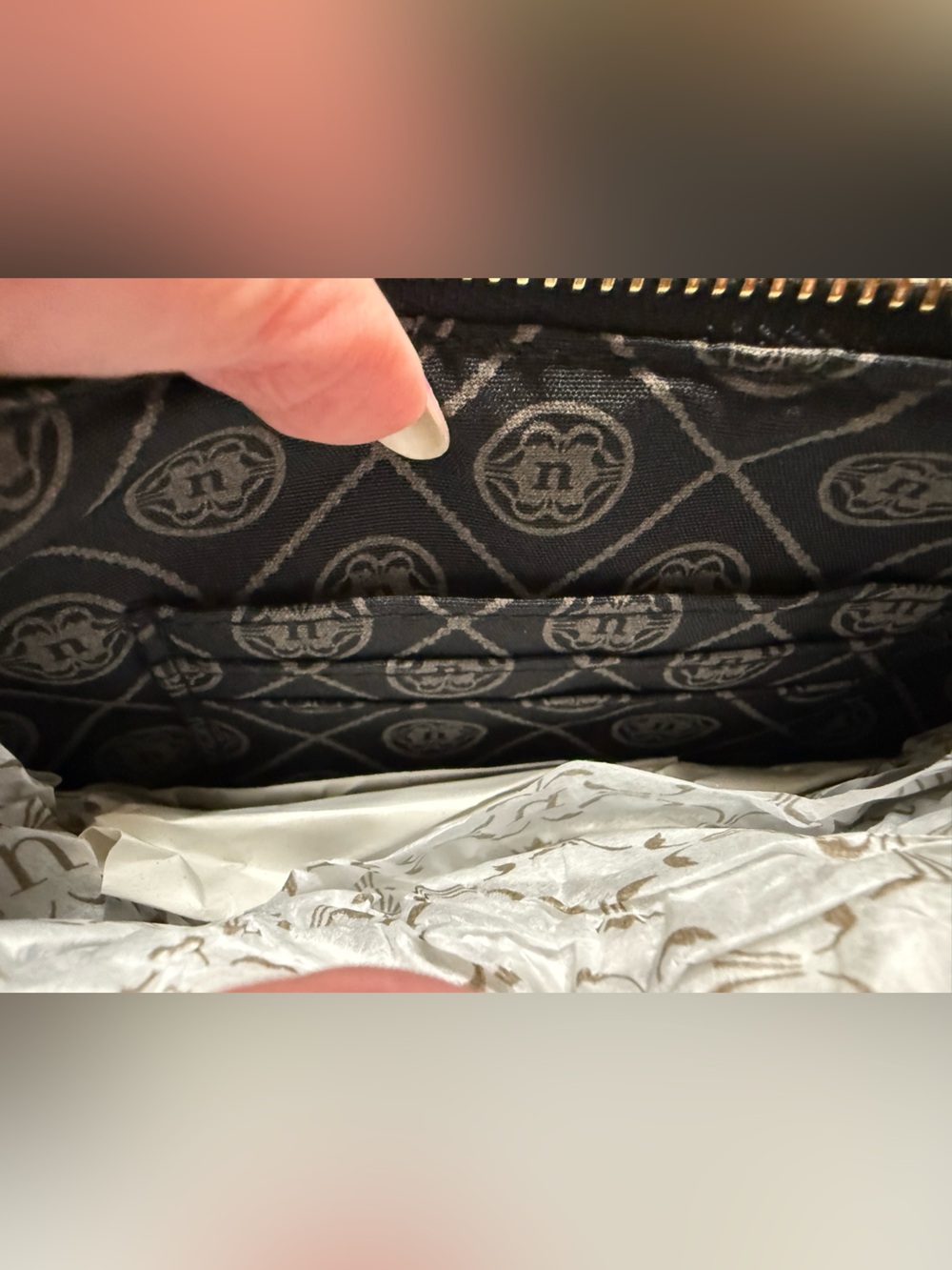Nanette Lepore Black Shoulder Bag with Gold Chain Detail - Picture 9 of 10